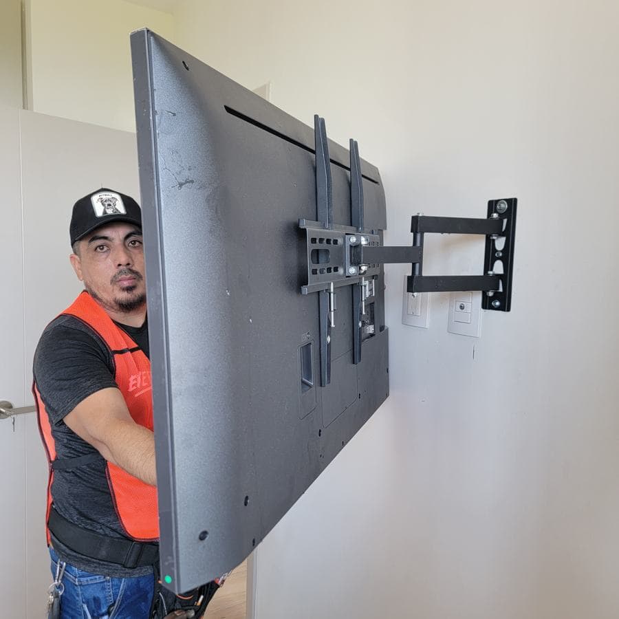 Instalación de soporte para TV, trabajo 7